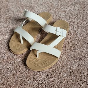 Crocs Women's Tulum Sandal Size 8  Strappy Flip Flop Ivory Rubber Beach